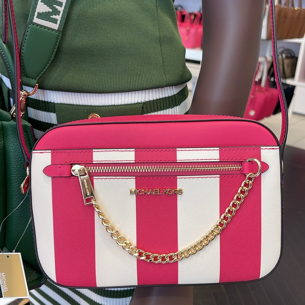 MICHAEL KORS
Jet Set Large EW Zip Chain XBody Saffiano Leathr Crossbody Bag
NWT - Picture 13 of 16